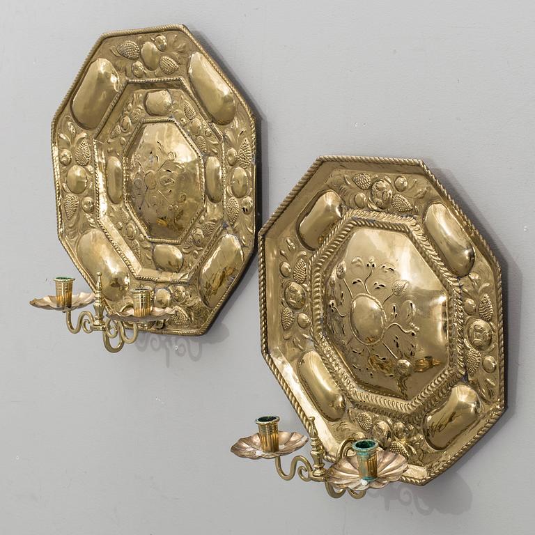 LJUSPLÅTAR, ett par, barock, 1700-tal.