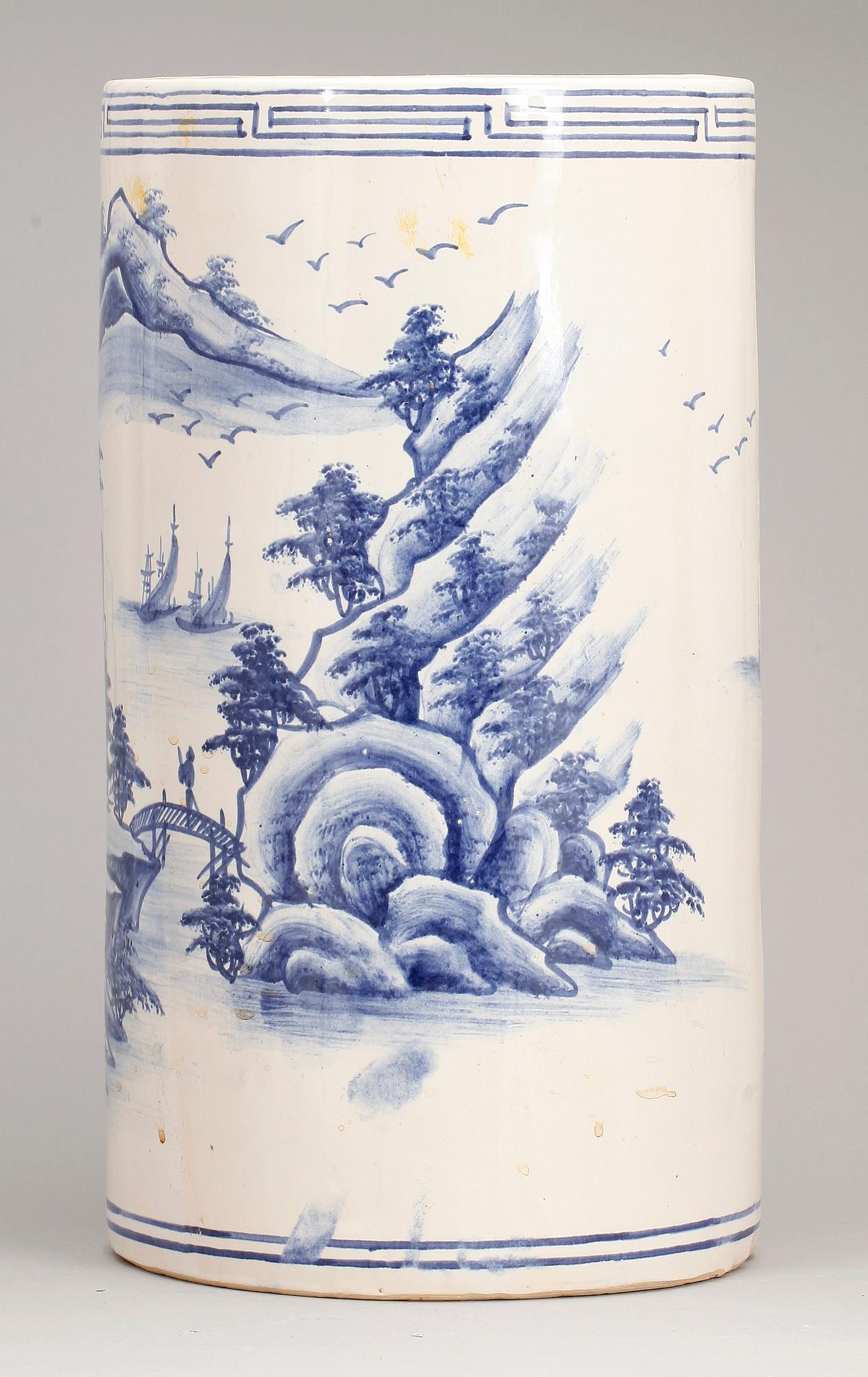 PARAPLYSTÄLL, keramik. Modern tillverkning.