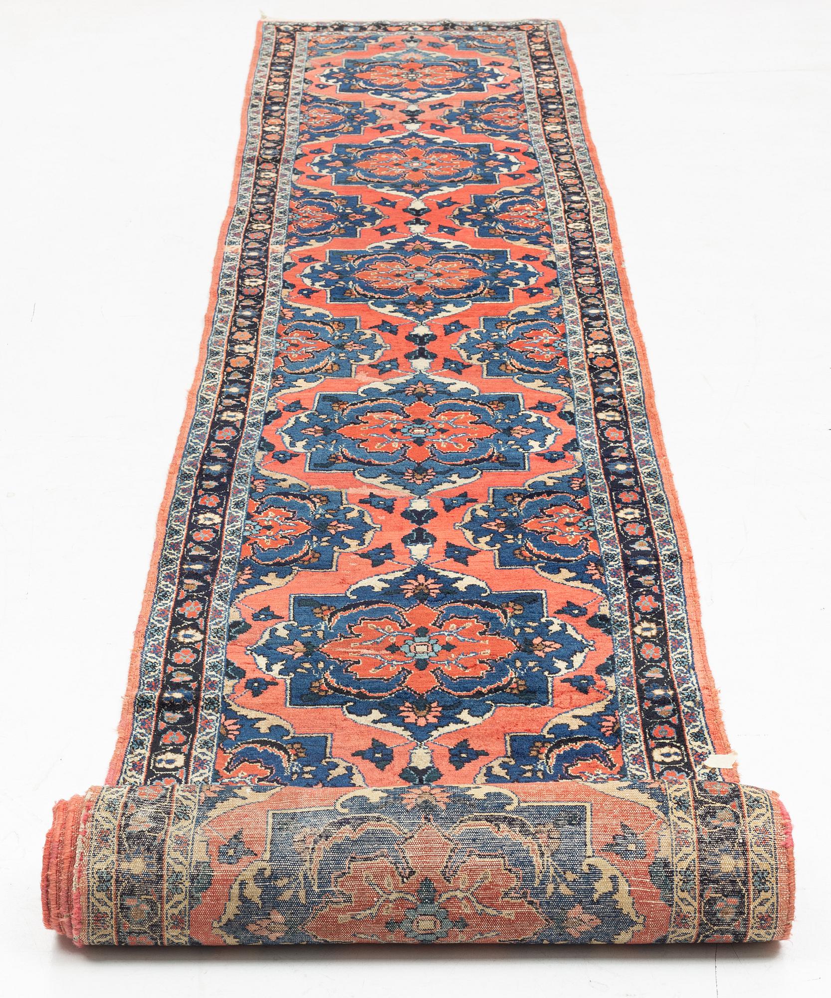 Gallerimatta, orientalisk, ca 792 x 77 cm.