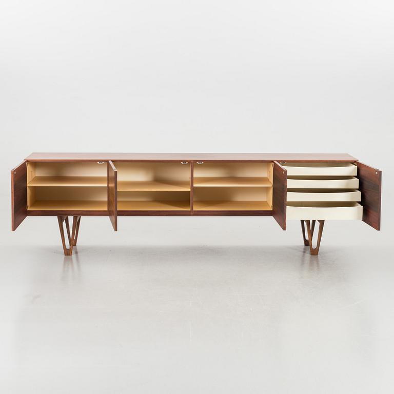 IB KOFOD LARSEN, sideboard  Seffle möbelfabrik 1960-tal Citesintyg.