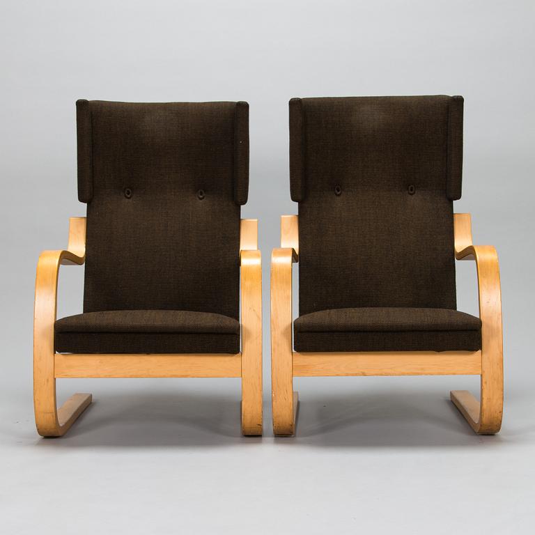 Alvar Aalto, A pair of mid-20th century '34/401' armchairs for O.Y. Huonekalu- ja Rakennustyötehdas A.B. Finland.