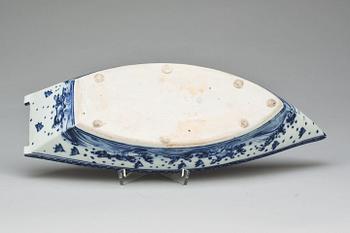 SERVERINGSFAT, porslin, Japan omkring 1900.