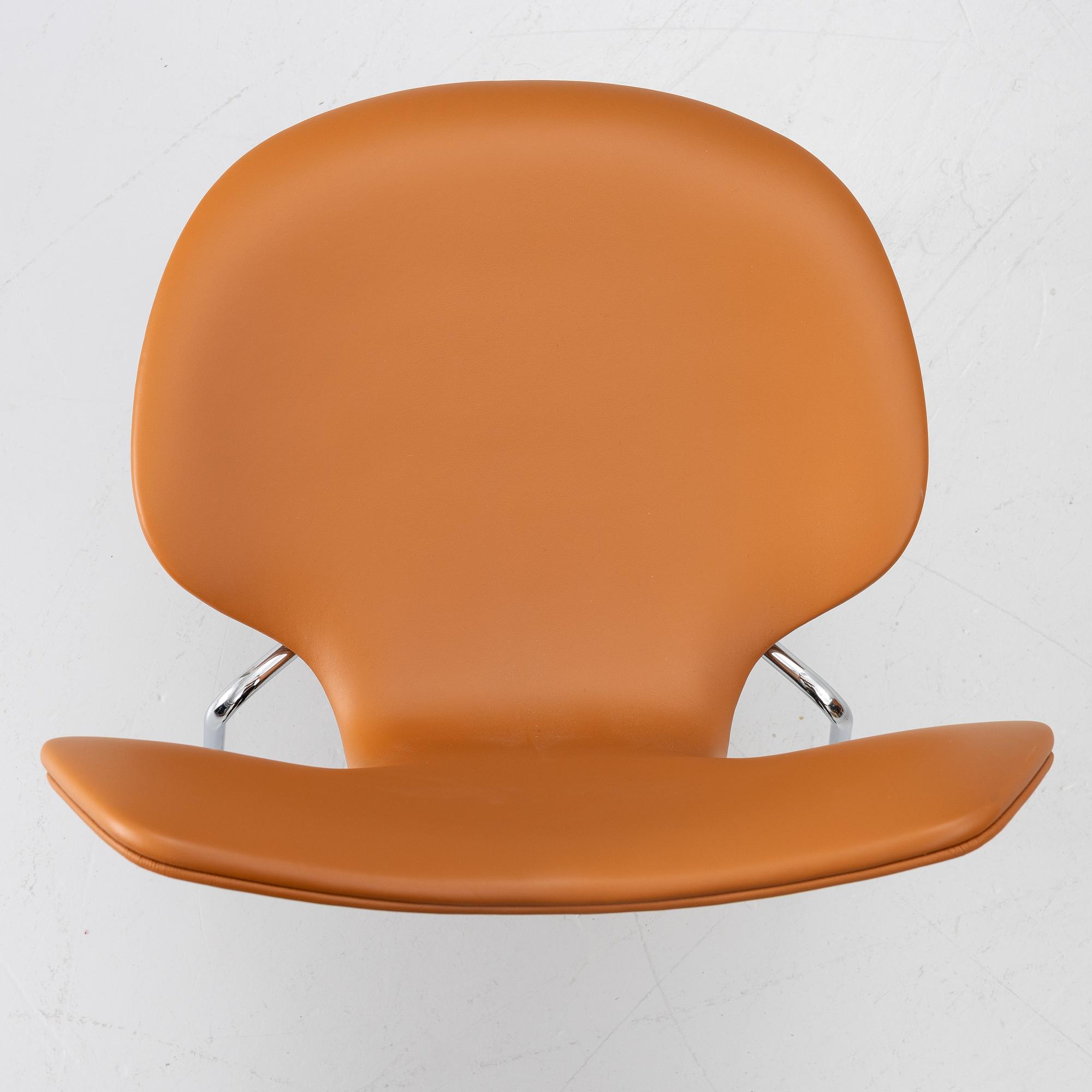 Arne Jacobsen, A set of six chairs, “Grand Prix”, Fritz Hansen.