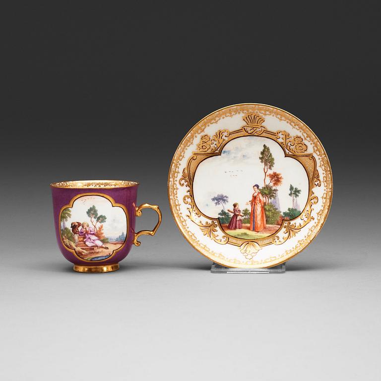 A Meissen cup with stand, 1730's.