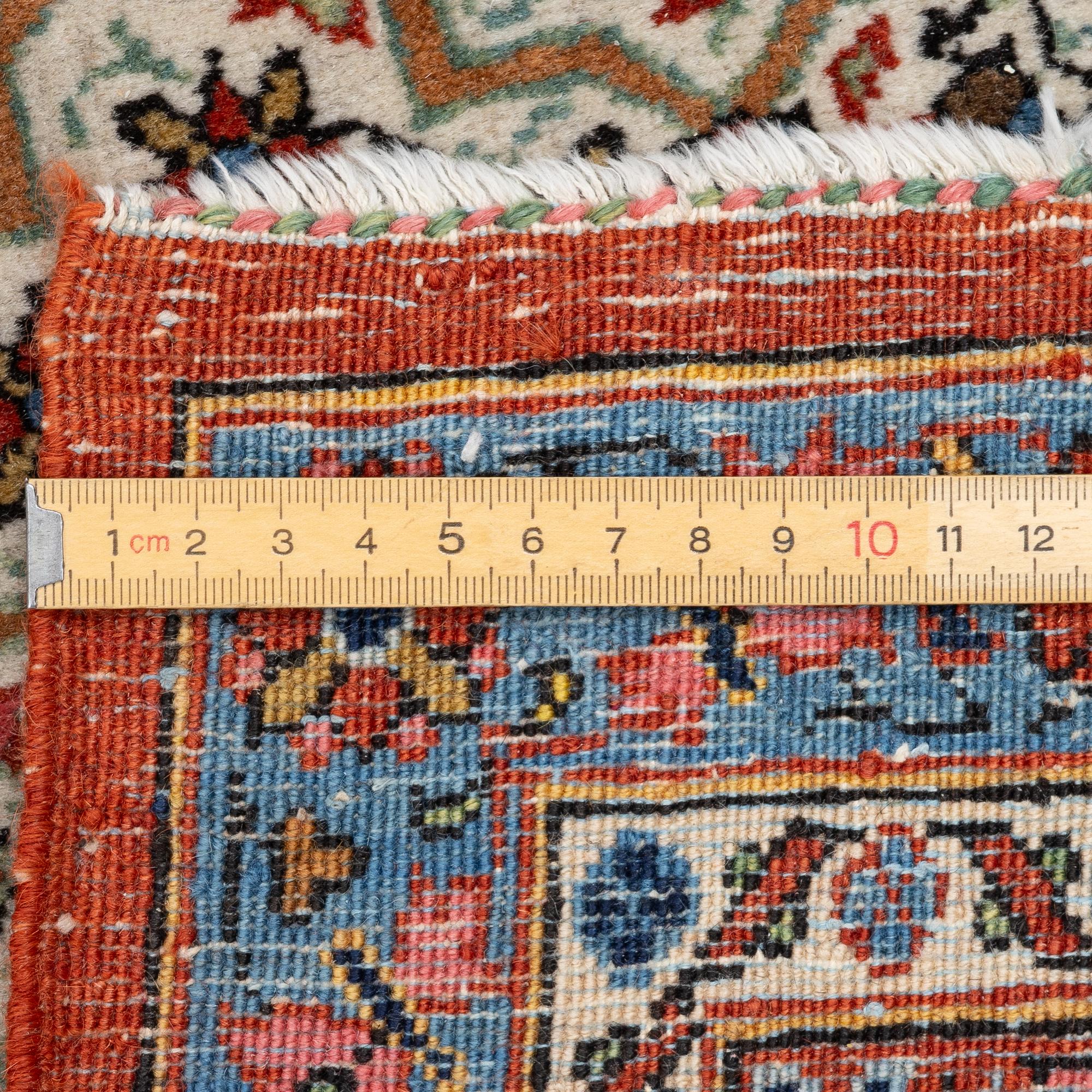 Matta, Ghom, semiantik, ca 310 x 210 cm.