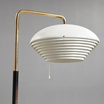 Alvar Aalto, golvlampa, modell "A 811", Valaistustyö, Finland 1950-60-tal.