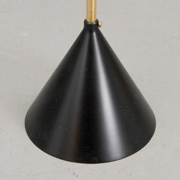 TAPIO WIRKKALA, GOLVLAMPA, modell K 10-11, Idman, 1900-talets mitt.