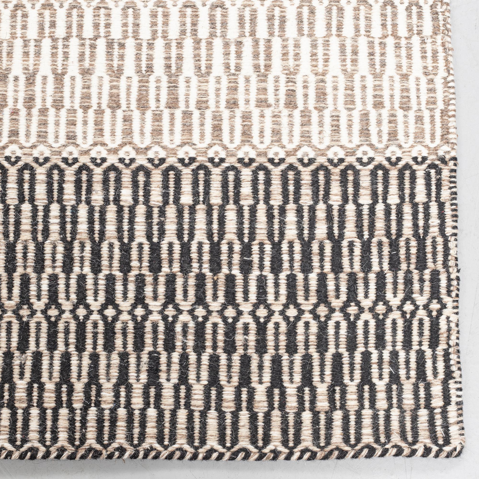 MATTOR, 2 st, slätväv, ca 180 x 120 cm.