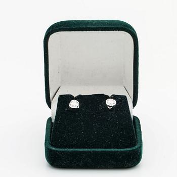 ÖRHÄNGEN 18K vitguld m 2 briljanter ca 1 ct totalt, ca H VS.