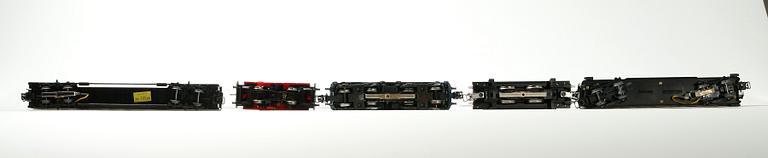 ELLOK, 3 st samt VAGNAR, 2 st, Märklin, H0.