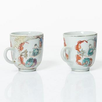 Fat, koppar, två stycken samt snusflaska, porslin. Qingdynastin, 1700/1800-tal.