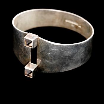 ARMBAND, silver, troligtvis Heikki Juhana Kaksonen, Helsingfors, Finland, 1966. Vikt 43.1 g.