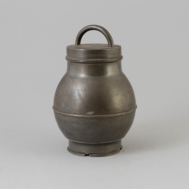 A 19TH CENTURY PEWTER CANISTER.