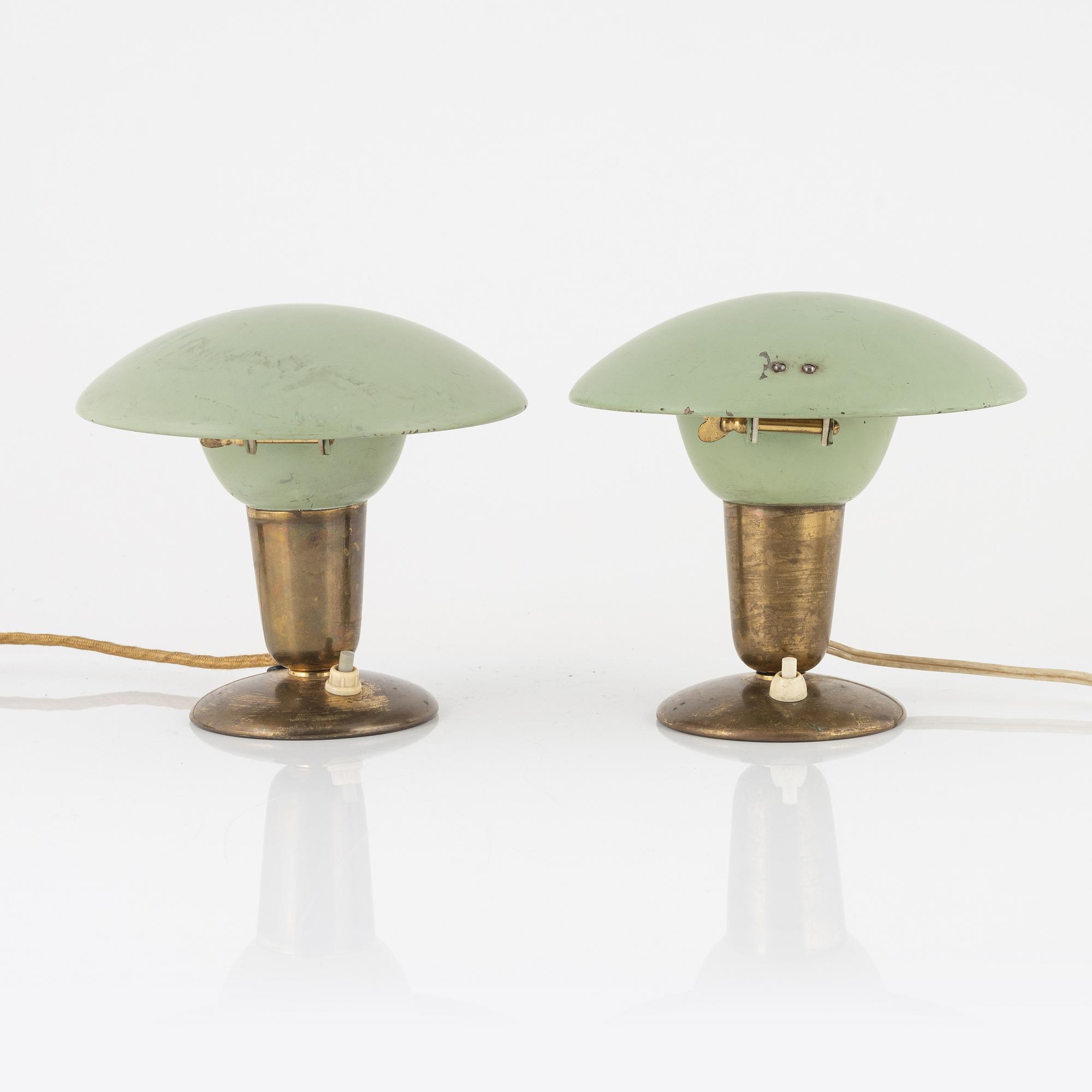 Bertil Brisborg, bords/vägglampor, 1 par, modell "31032", Nordiska Kompaniet 1940-tal.