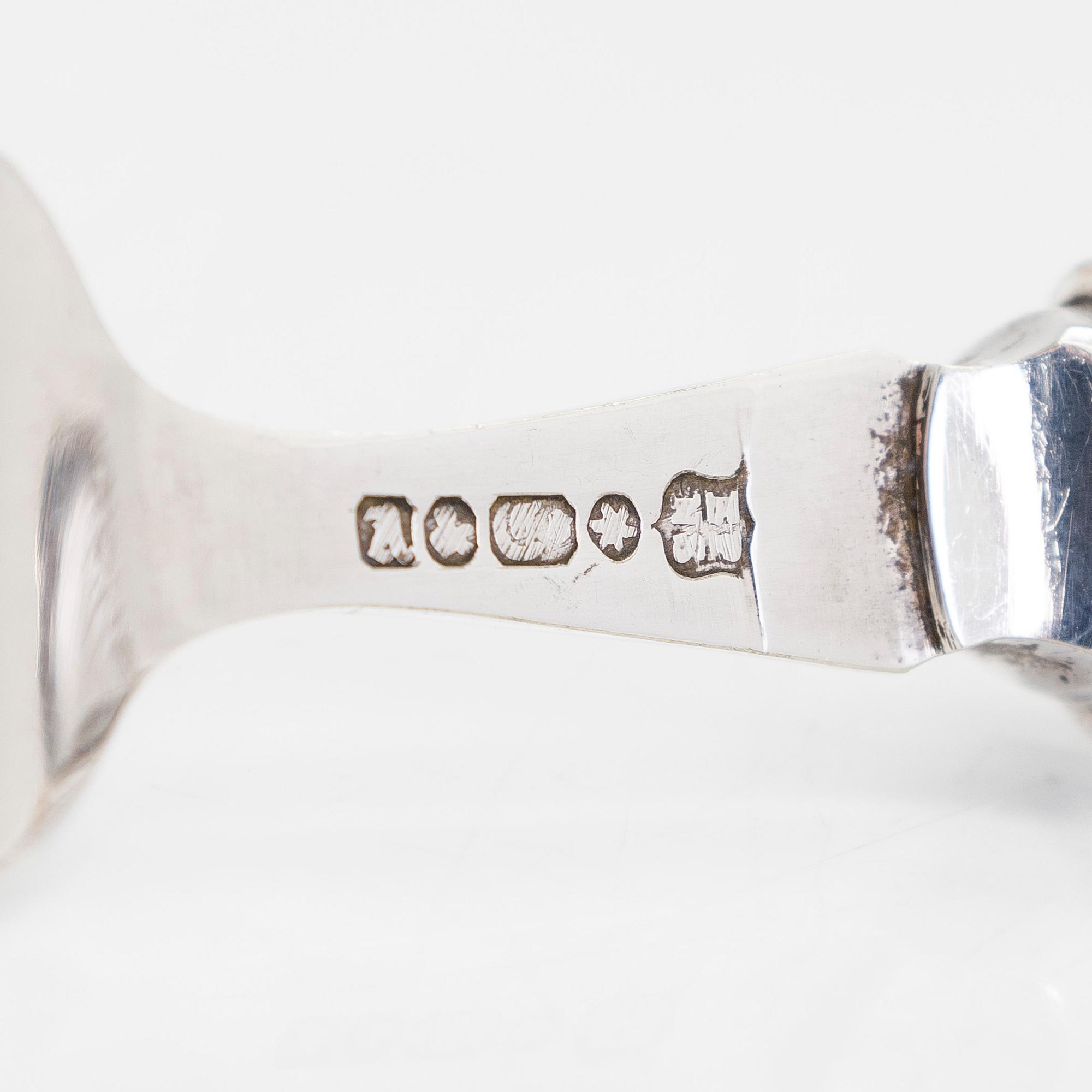 A set of 24 pcs silver plated fish cutlery, England, early 1900s.
