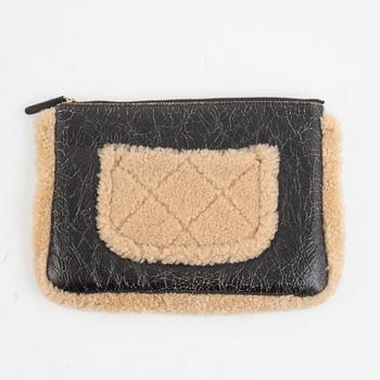 Chanel, "Shearling Mania Clutch", 2019.