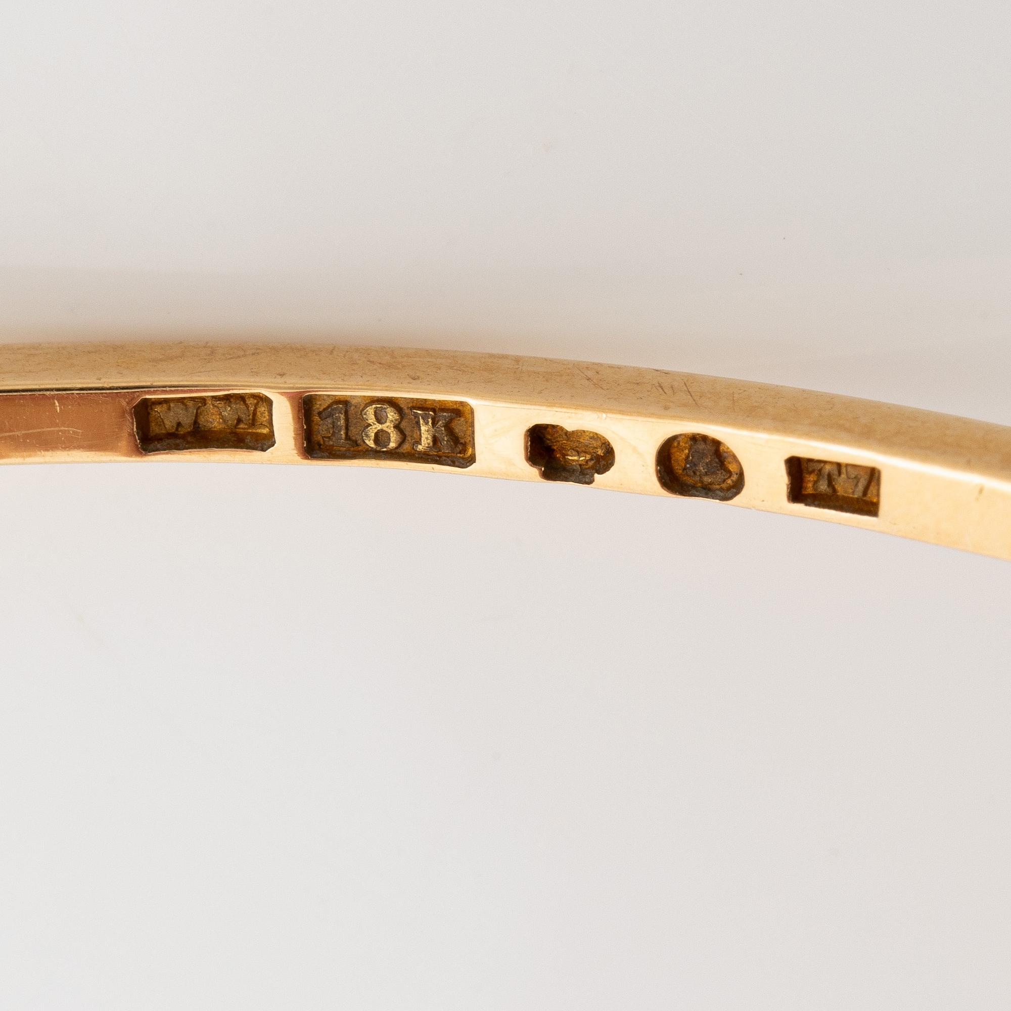 Armring 18K guld med gammalslipade diamanter 1920-tal.