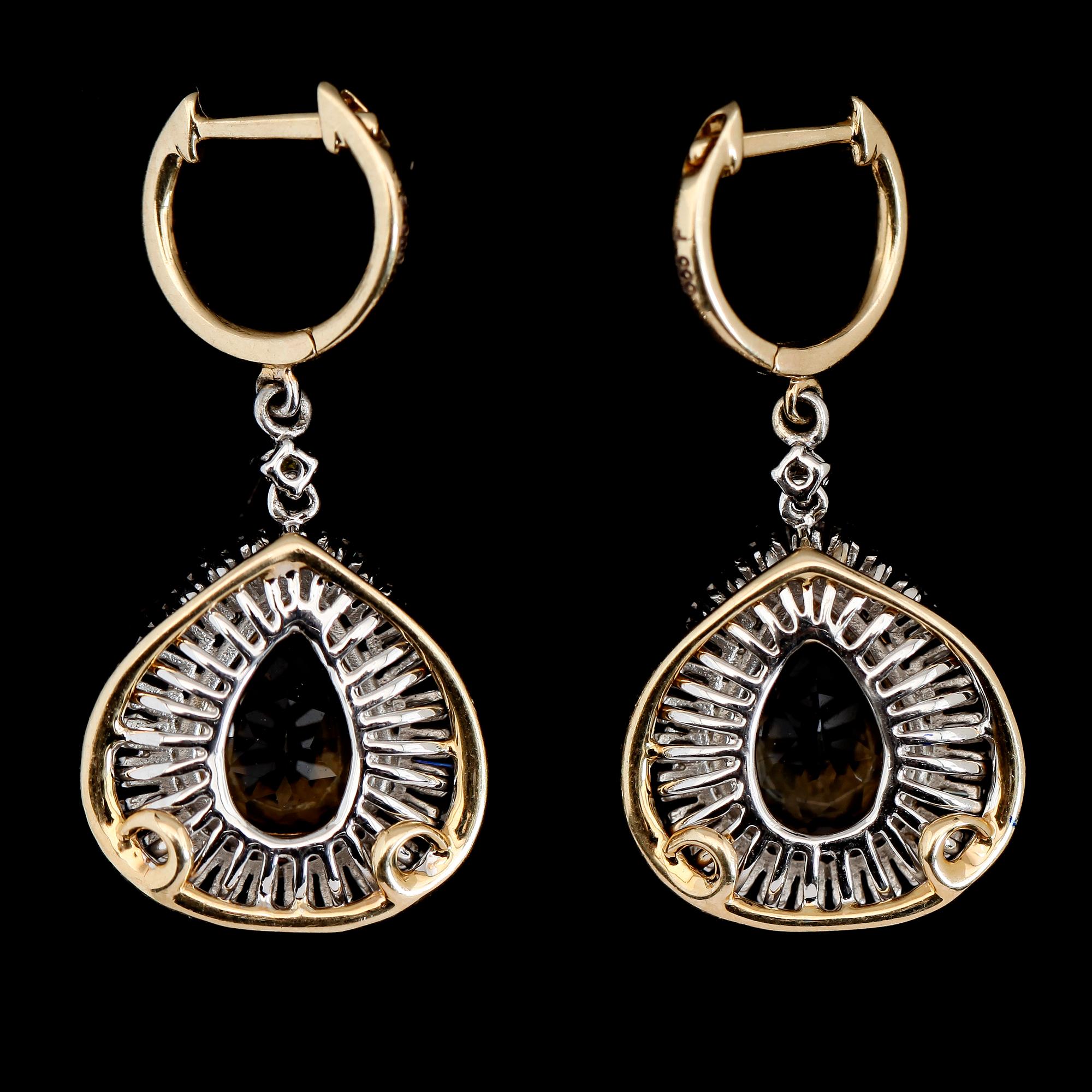 ÖRHÄNGEN, 1 par, 14K vitguld och guld, citriner och baguettslipade diamanter.