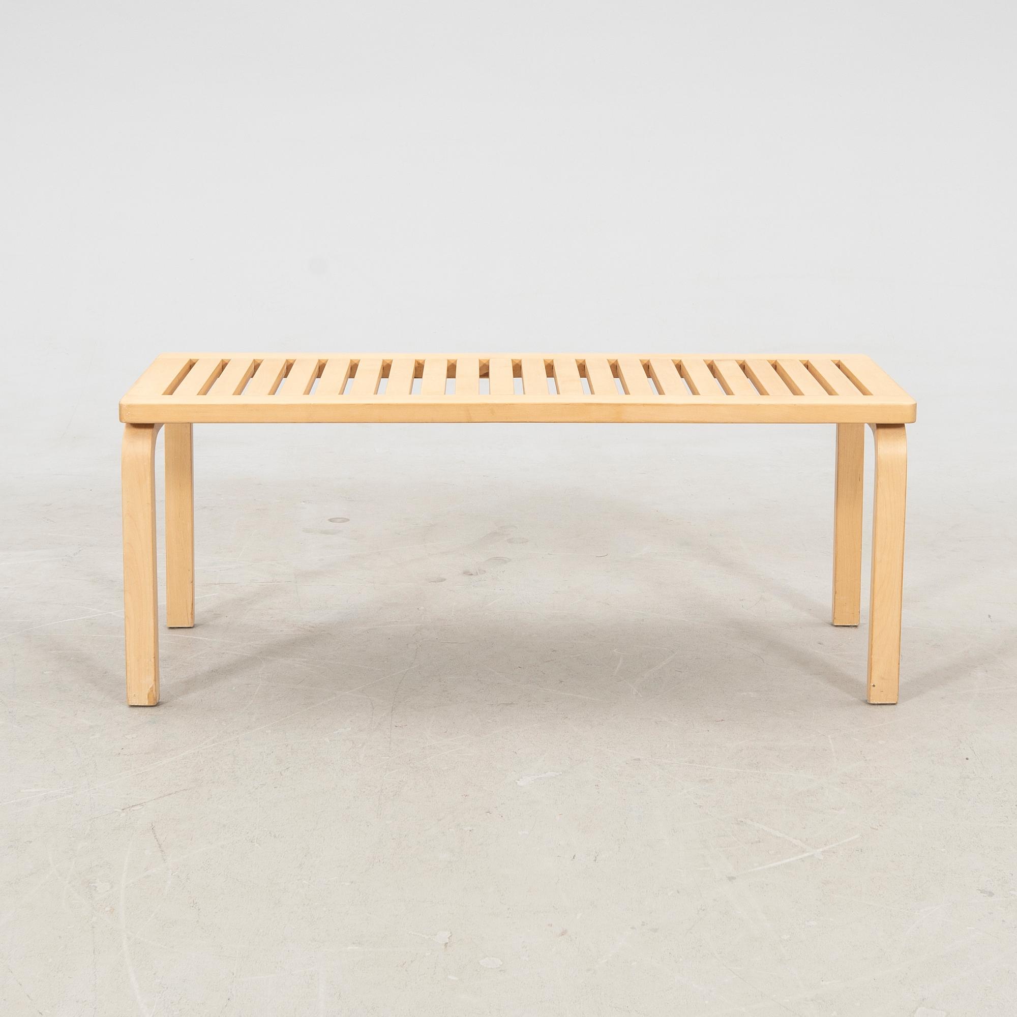 Alvar Aalto bänk 153A, Artek 1970/80-tal.