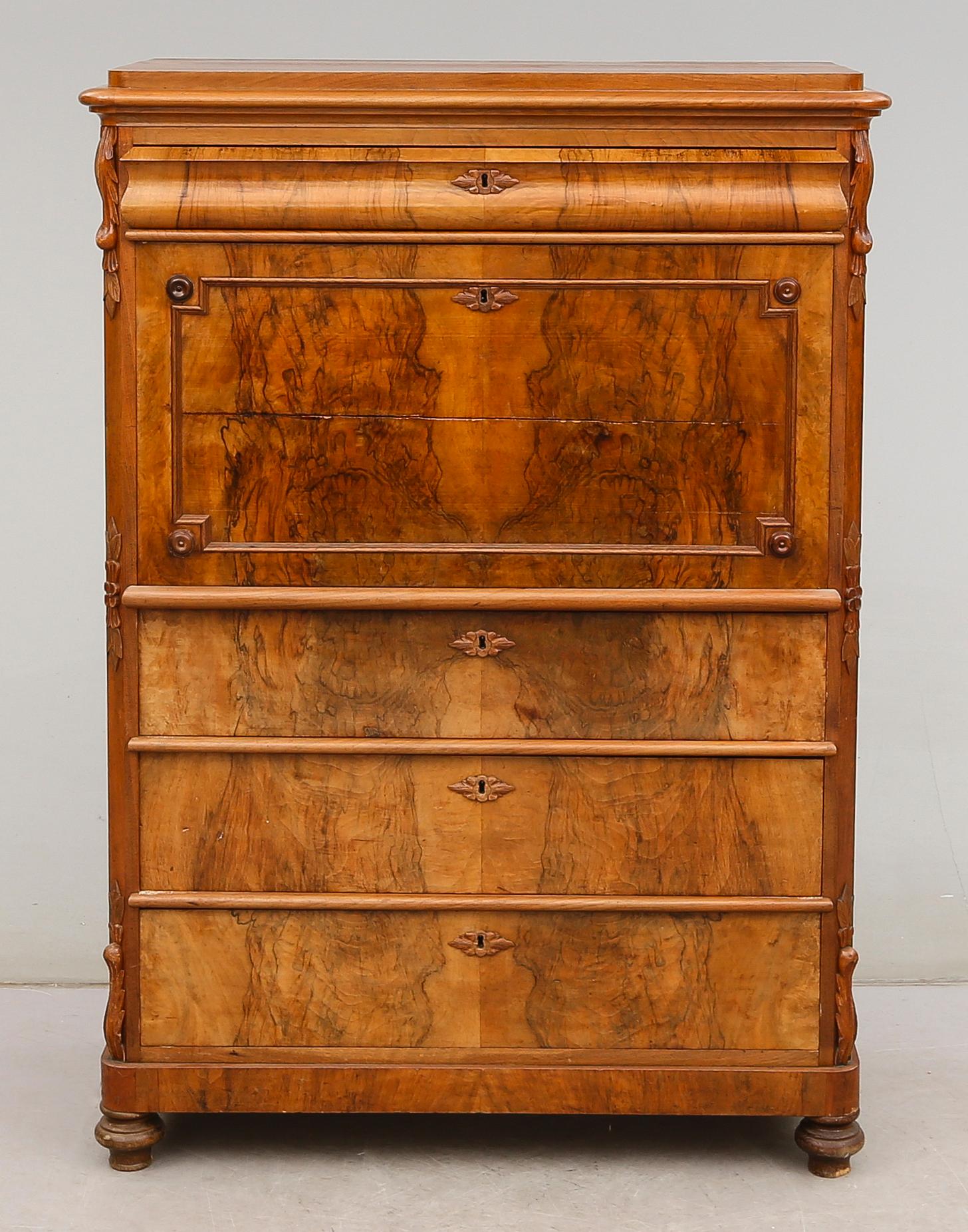CHIFFONJÉ, 1800-talet andra hälft.