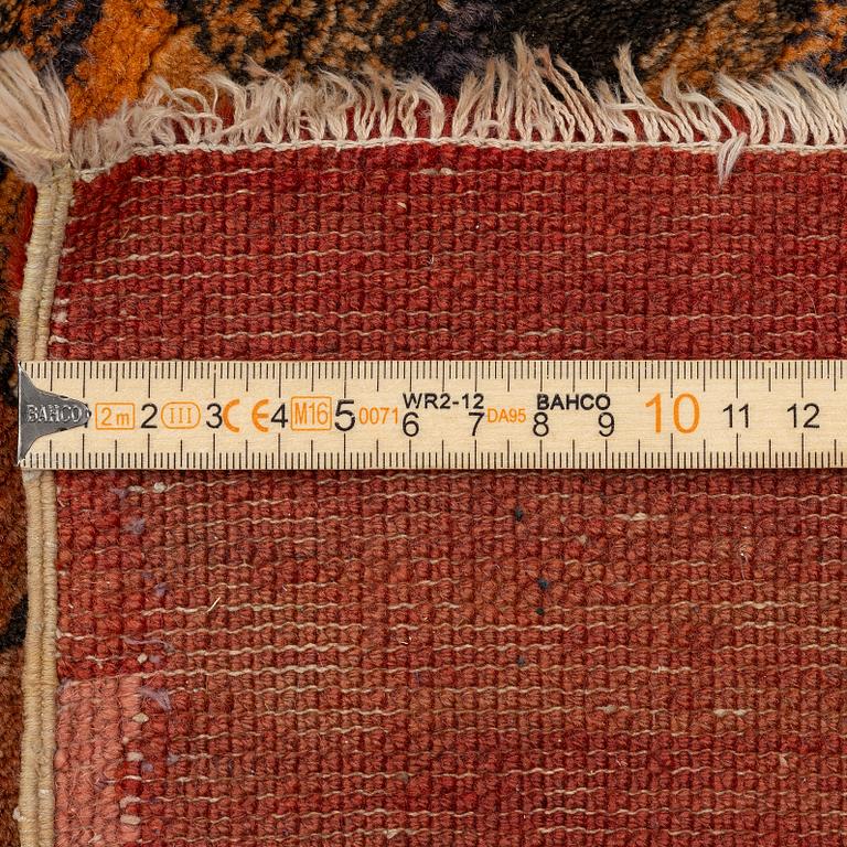 Matta, Mongoliet, antik, omkring 1900, ca 168 x 94 cm.