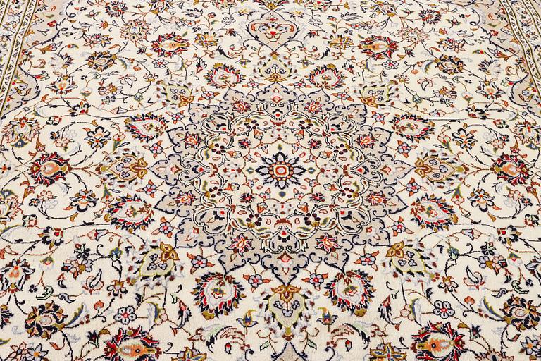 A Keshan carpet, c.. 350 x 250 cm.