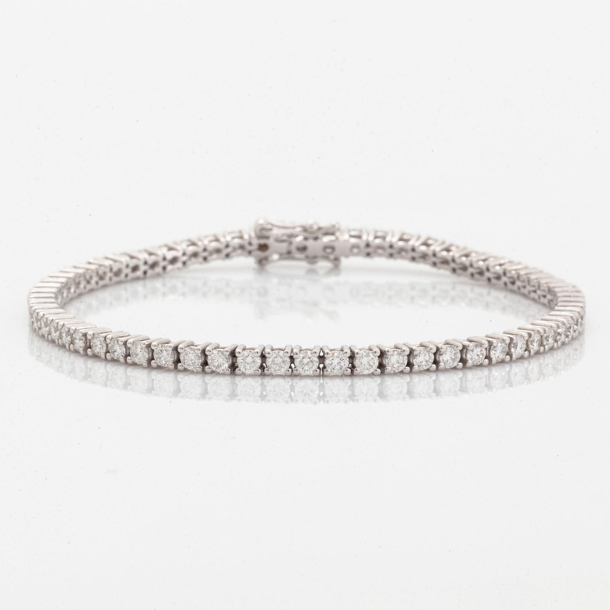 Tennisarmband med briljantslipade diamanter med certifikat HRD.