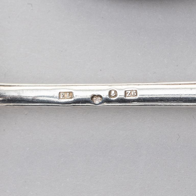 A silverware set, 105 pieces, and a cutlery box, marks of Erasmus Lindeström, Stockholm 1901-1902.