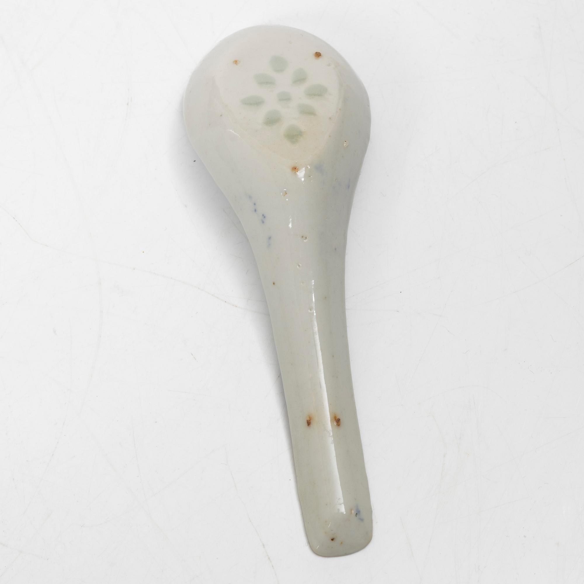 Parti, porslin, nio delar. Kina, 1900-tal.