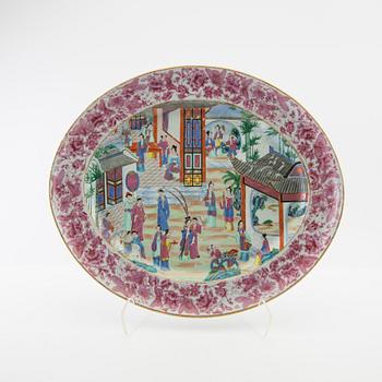 Serving dish China 18th century porcelain.