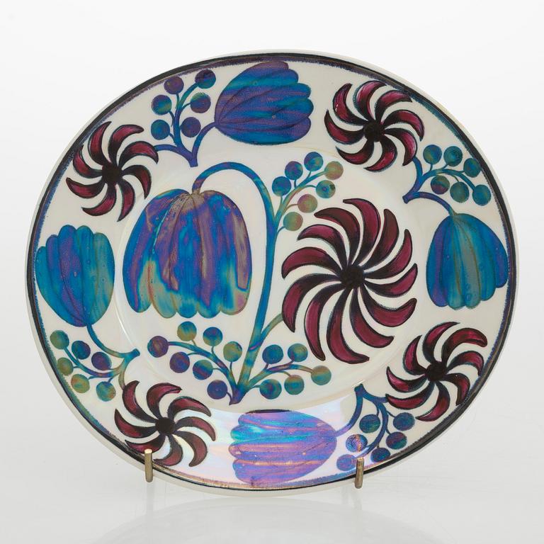 Birger Kaipiainen, A decorative ceramic dish, marked Birger Kaipiainen Arabia Art Made in Finland.