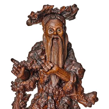 A Chinese root sculpture, late Qing dynasty.