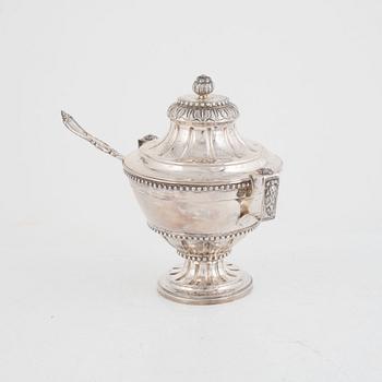 Sockerskål med lock, silver, Gustaf Möllenborg, Stockholm 1862.