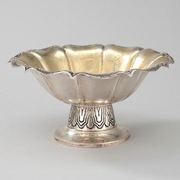 SKÅL, silver, Auran Kultaseppä, Åbo 1938. Vikt ca 184 g.
