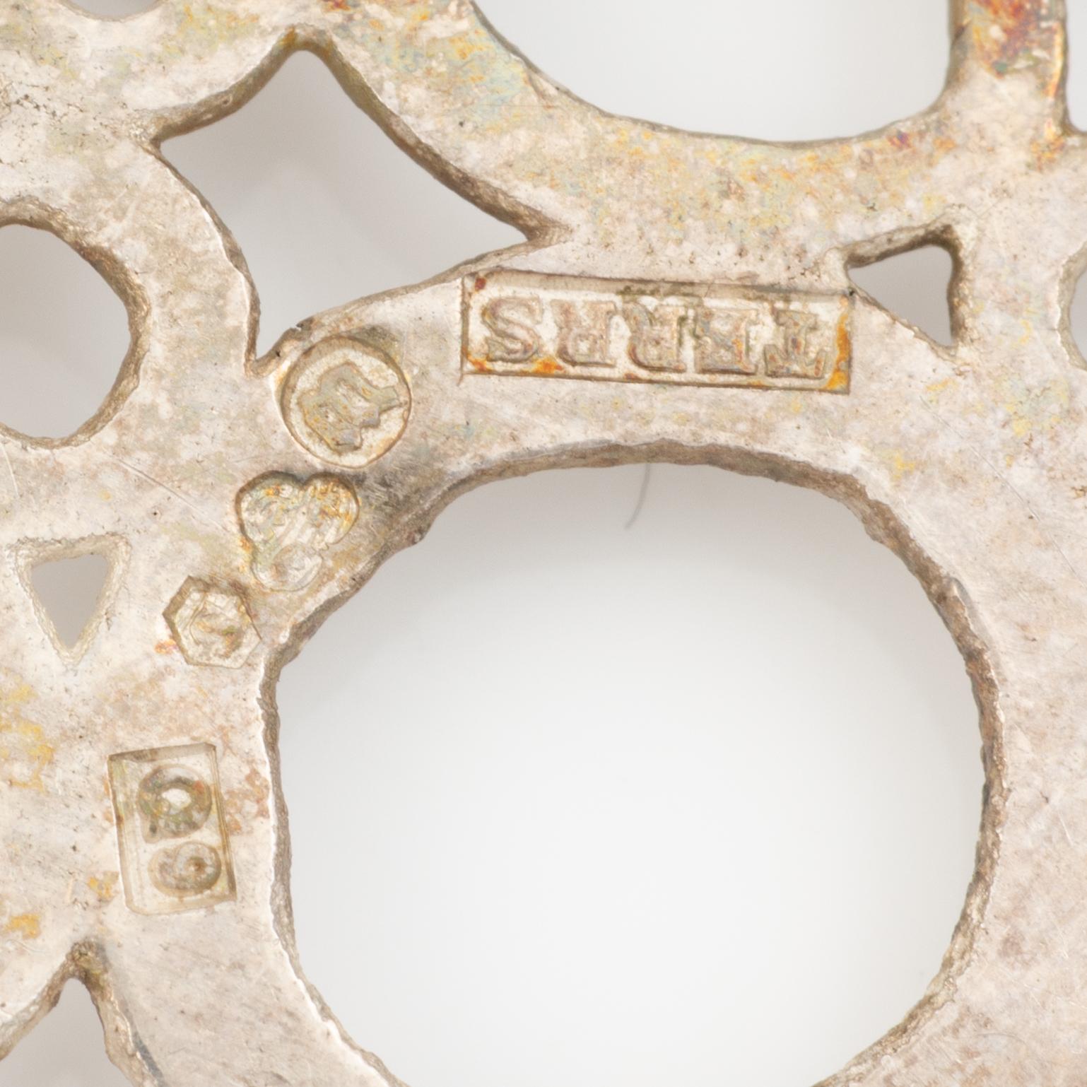 PA Lundahl Terrs, en brosch och ett par manschettknappar silver, Växjö 1966.