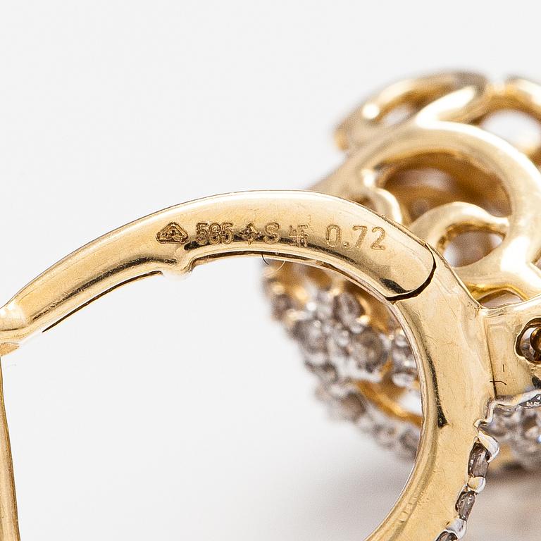 Örhängen, 14K guld och diamanter ca 0.72 ct tot. Med IGI certifikatnummer.