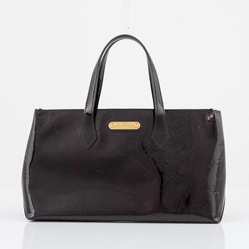 Louis Vuitton, a vernis patent leather 'Wilshire' bag.