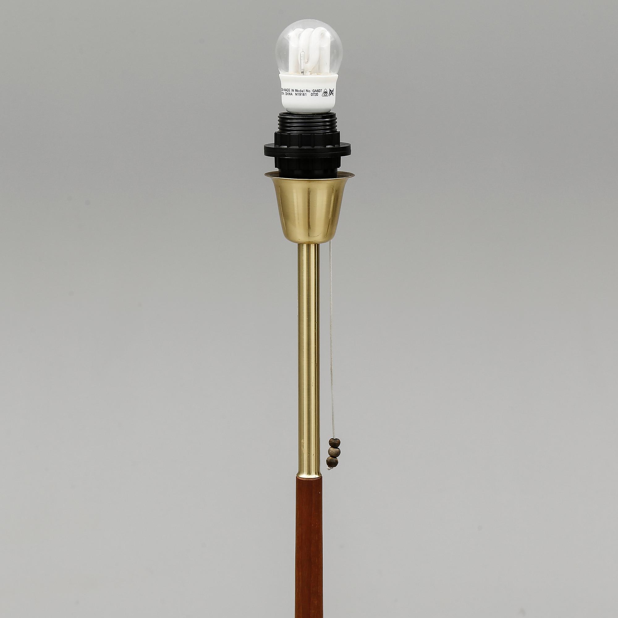 GOLVLAMPA, 1900-talets andra hälft.