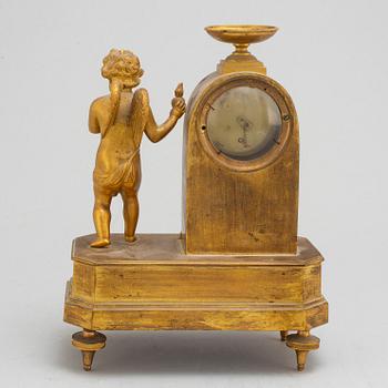 A German Empire mantel clock, early 19th century.