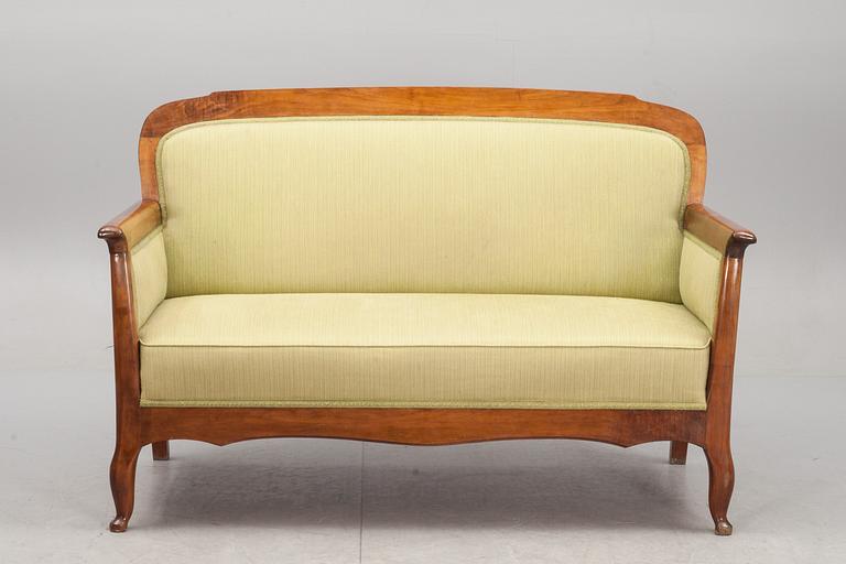 SOFFA samt FÅTÖLJER, 2 st, 1900-talets första hälft.