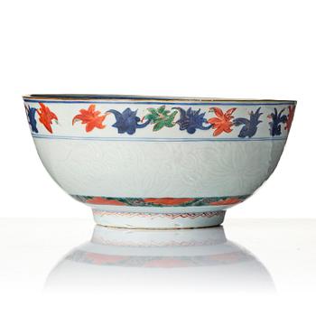 A famille verte bowl, Qing dynasty, Kangxi (1662-1722).