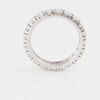RING, sk eternityring, med briljantslipade diamanter, ca 1.90 ct.