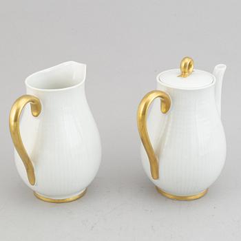 Louise Adelborg, Mat, kaffe- och teservis, Porslin, 110 delar, "Swedish Grace"/"Nationalservisen", Rörstrand.