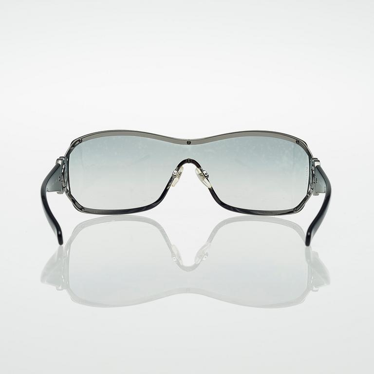 AURINKOLASIT, Chanel.