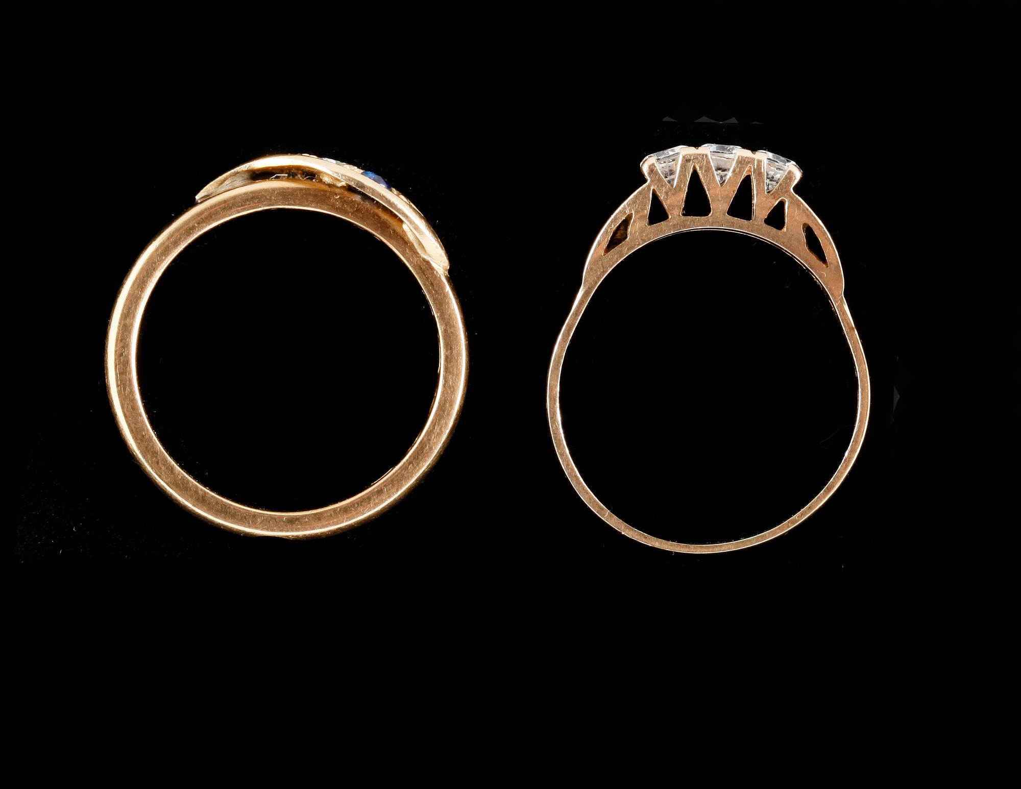 RINGAR, 2 st, 18k och 20k guld, en briljantslipad diamant ca 0,12ct. Tot.vikt 9,2g.
