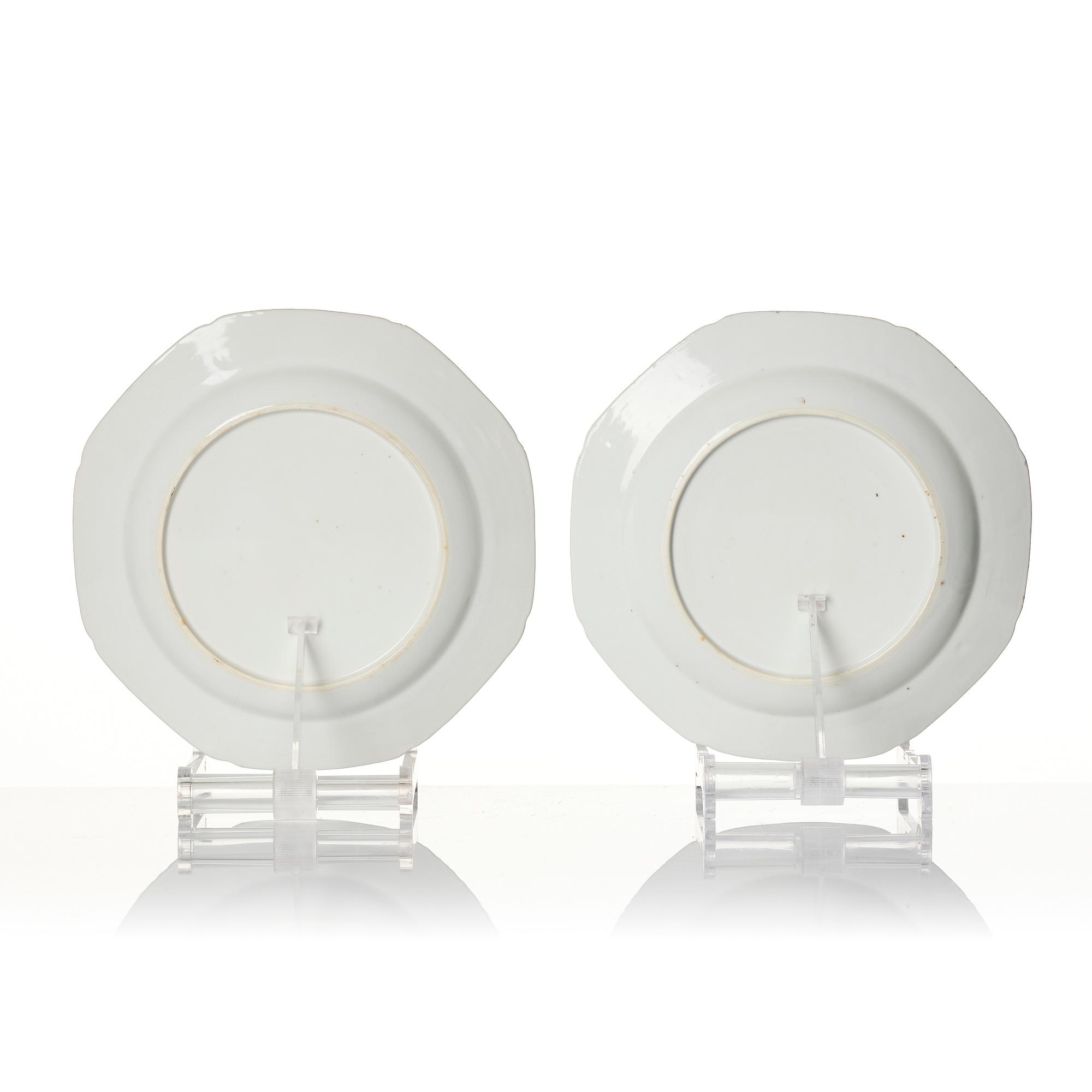 A matched set of 8 blue and white dishes, Qing dynasty, Qianlong (1736-95).