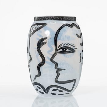 Ulrica Hydman-Vallien, vase, Kosta Boda.