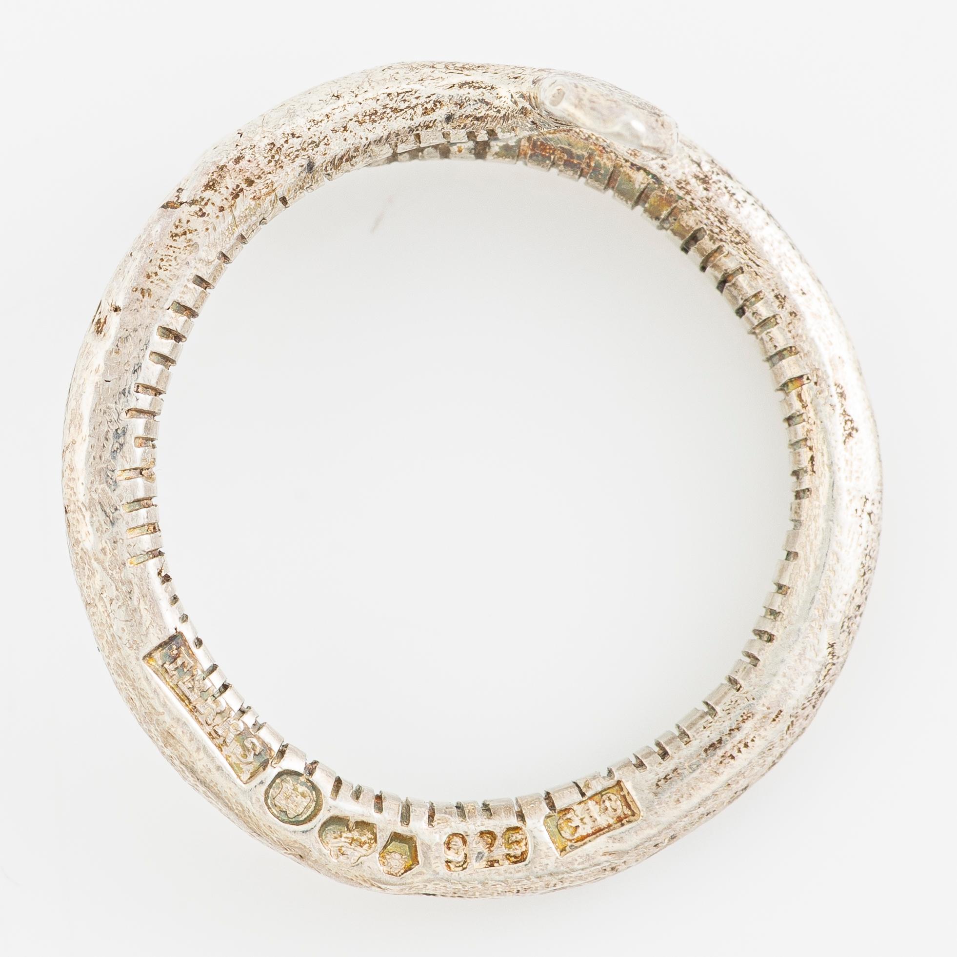 Ring, Terrs, silver i form av orm.