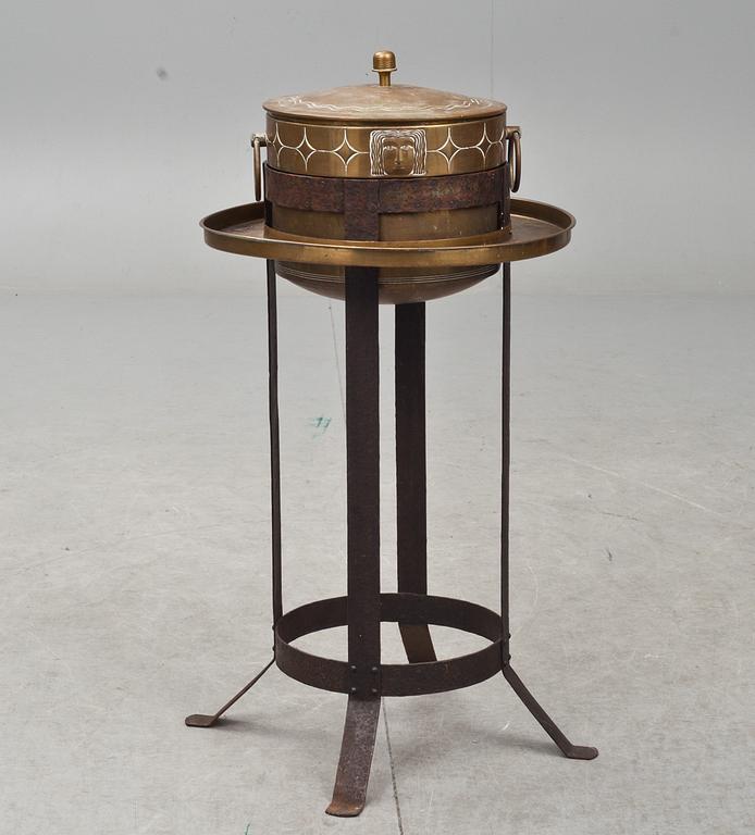 BÅLSKÅL på BENSTÄLLNING, WMF, 1900-talets första hälft.