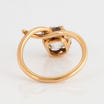 Ring 14K guld med en gammalslipad cushionformad diamant ca 3.50 ct kvalitet ca J/K vs.